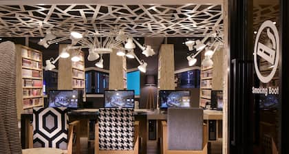 Booth Net Cafe & Capsule