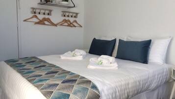 Studio Room | Desk, iron/ironing board, free WiFi, bed sheets