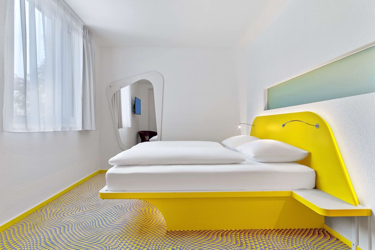 hypo-allergenic bedding, desk, laptop workspace, soundproofing