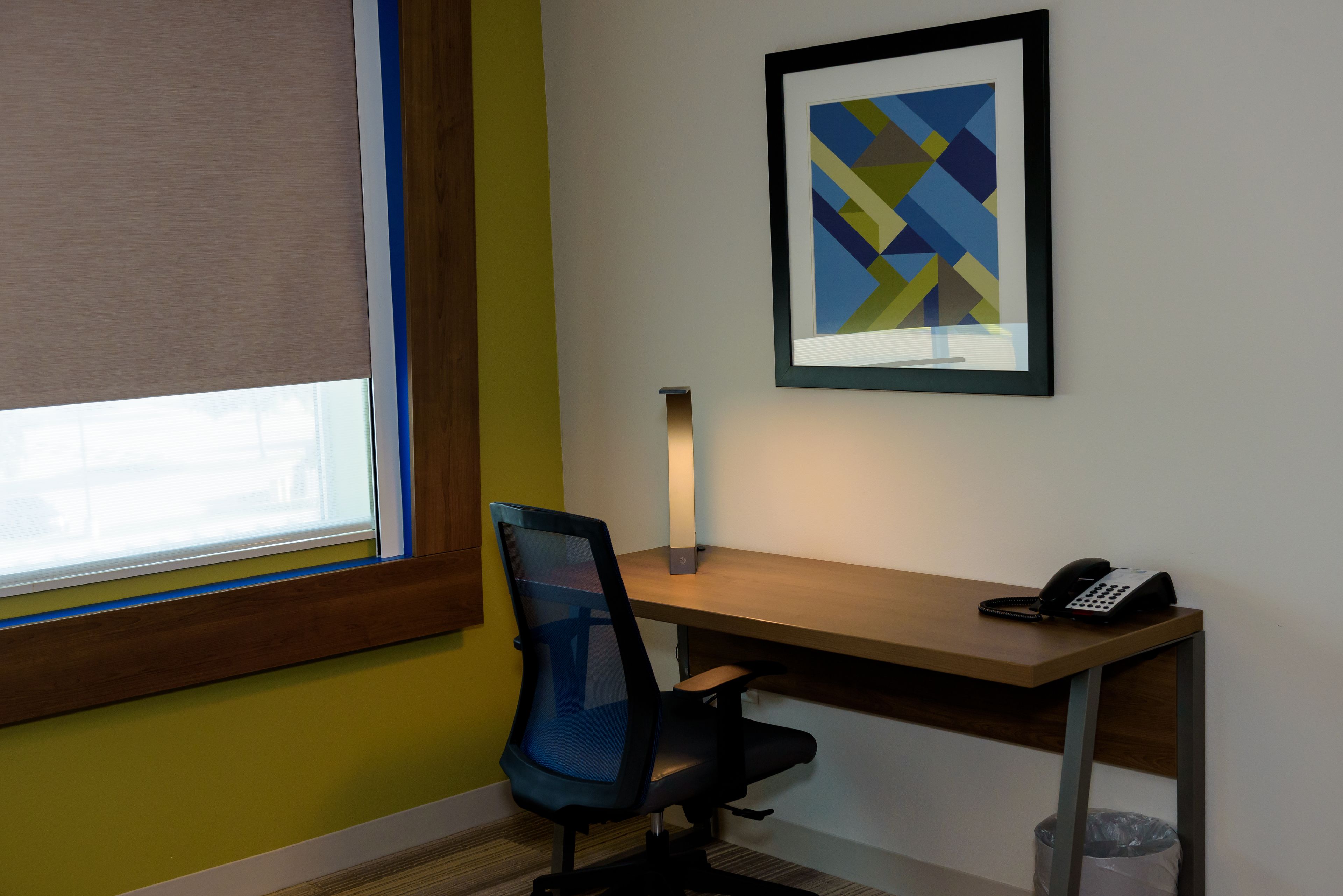 1 bedroom, down duvets, desk, blackout curtains