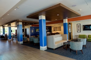 Exterior - Holiday Inn Express & Suites McKinney - Frisco East by IHG (McKinney)