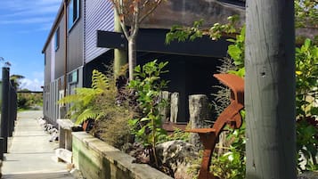 Driftwood Loft | Individually decorated, free WiFi