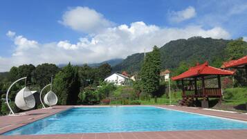 Piscina a l'aire lliure