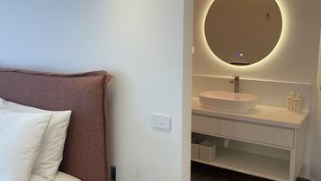 Premium Apartment, 1 Bedroom | Laptop workspace, blackout curtains, iron/ironing board, free WiFi