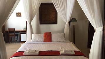 Superior Room, 1 Queen Bed, Garden View | In-room safe, bed sheets