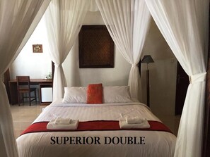 Superior Room, 1 Queen Bed, Garden View | In-room safe, bed sheets - Kampoeng Joglo Ijen Banyuwangi (Banyuwangi)