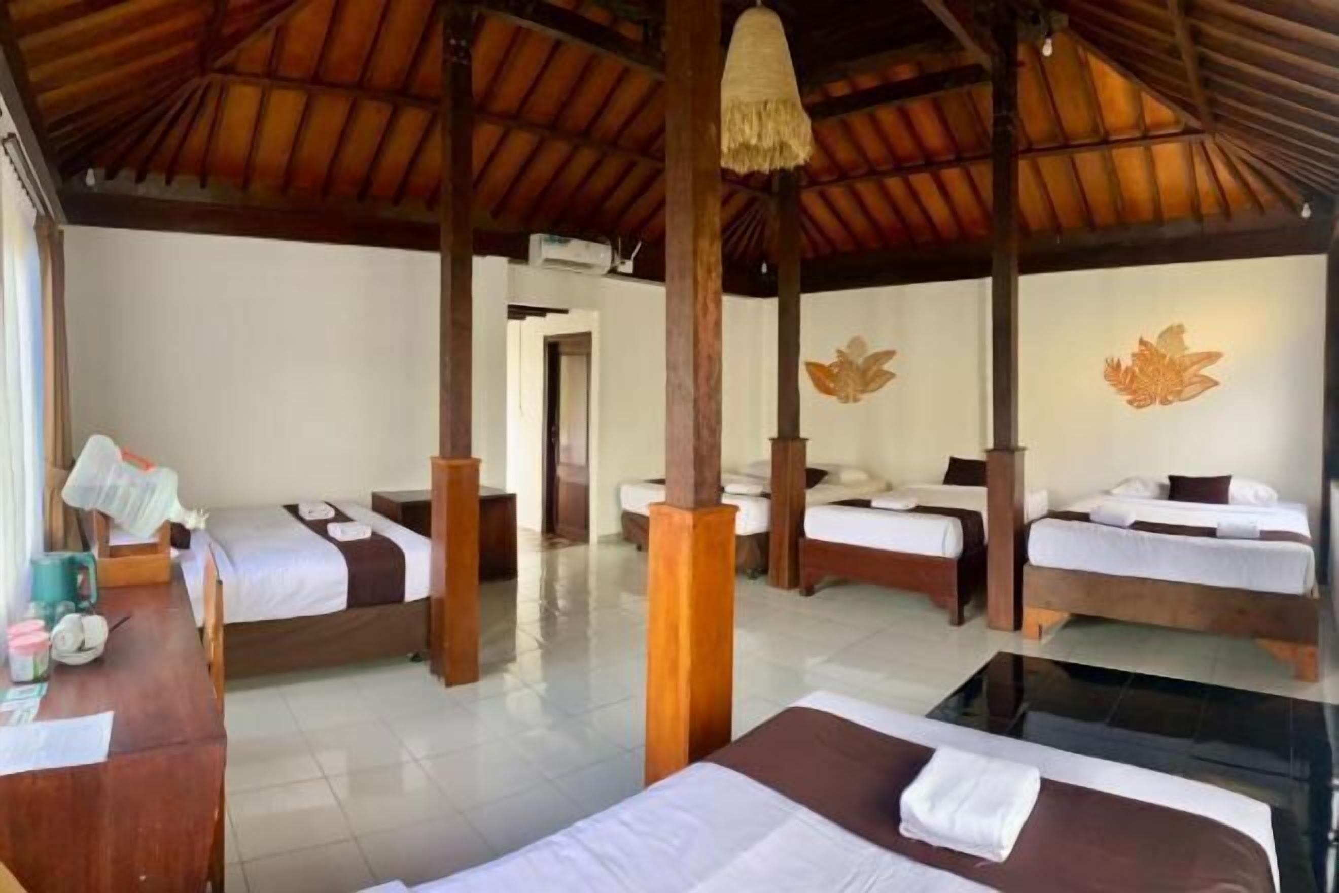 In-room safe, bed sheets