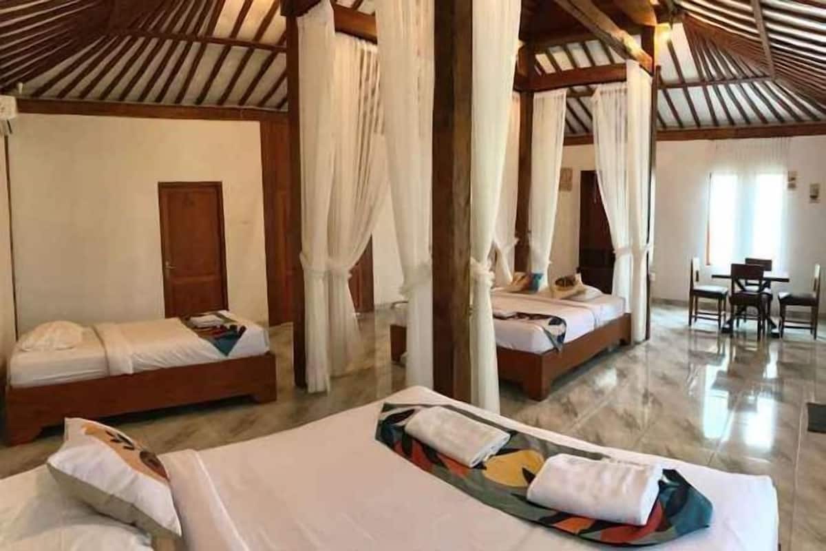 Värdeförvaringsskåp på rummet och sängkläder