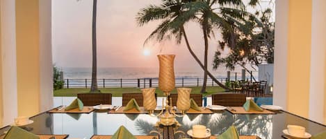 Dagelijks continentaal ontbijt (USD 15 per persoon)