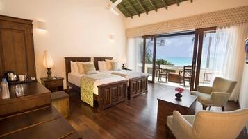 Deluxe Room, Balcony, Sea View | Premium bedding, minibar, in-room safe, desk