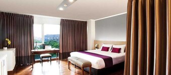 Collection O The Step Sathorn