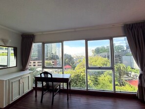 Studio Suite | Desk, rollaway beds, free WiFi, bed sheets - The Step Sathon (Bangkok)