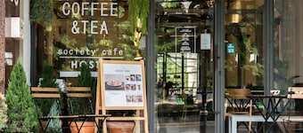 Good One Poshtel & Café Bar