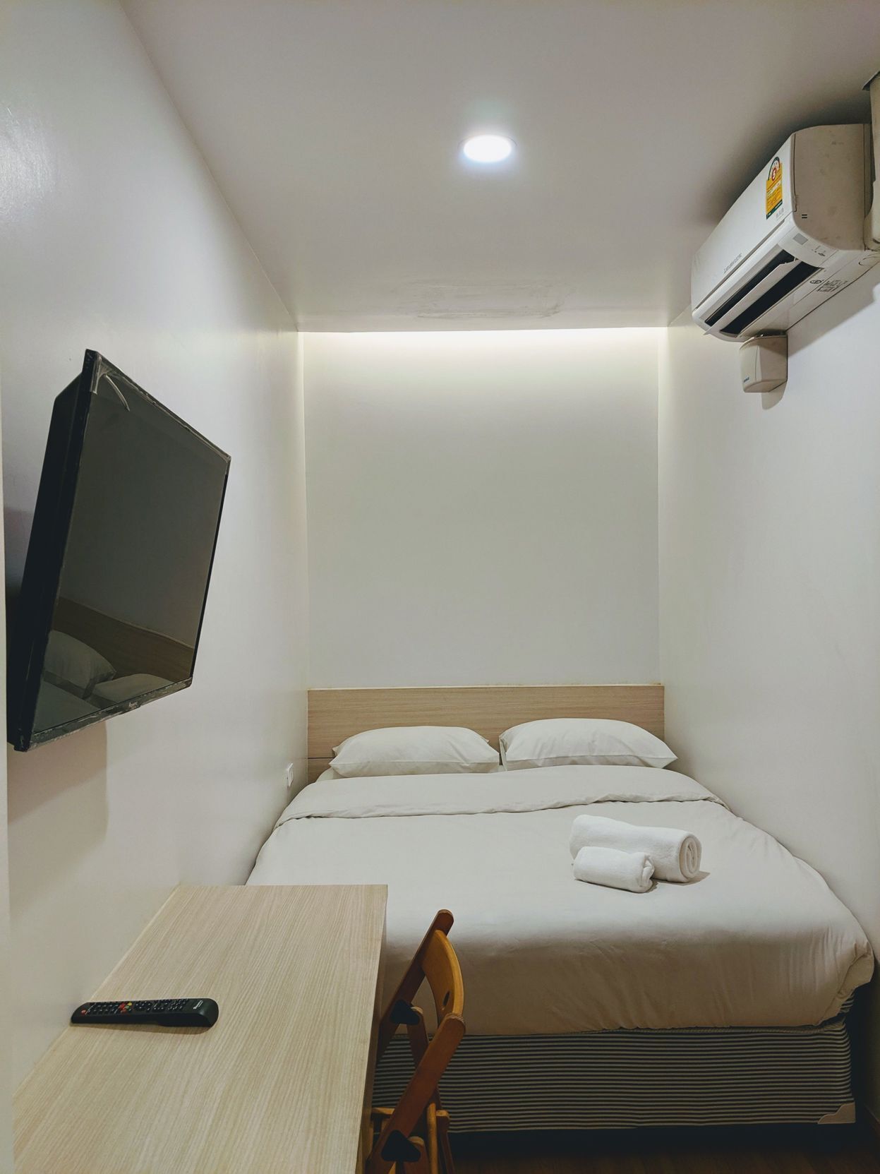 1 bedroom, in-room safe, desk, free WiFi