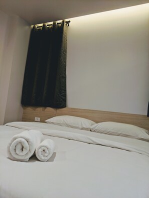 1 bedroom, in-room safe, desk, free WiFi - Good One Poshtel & Café Bar (Bangkok)