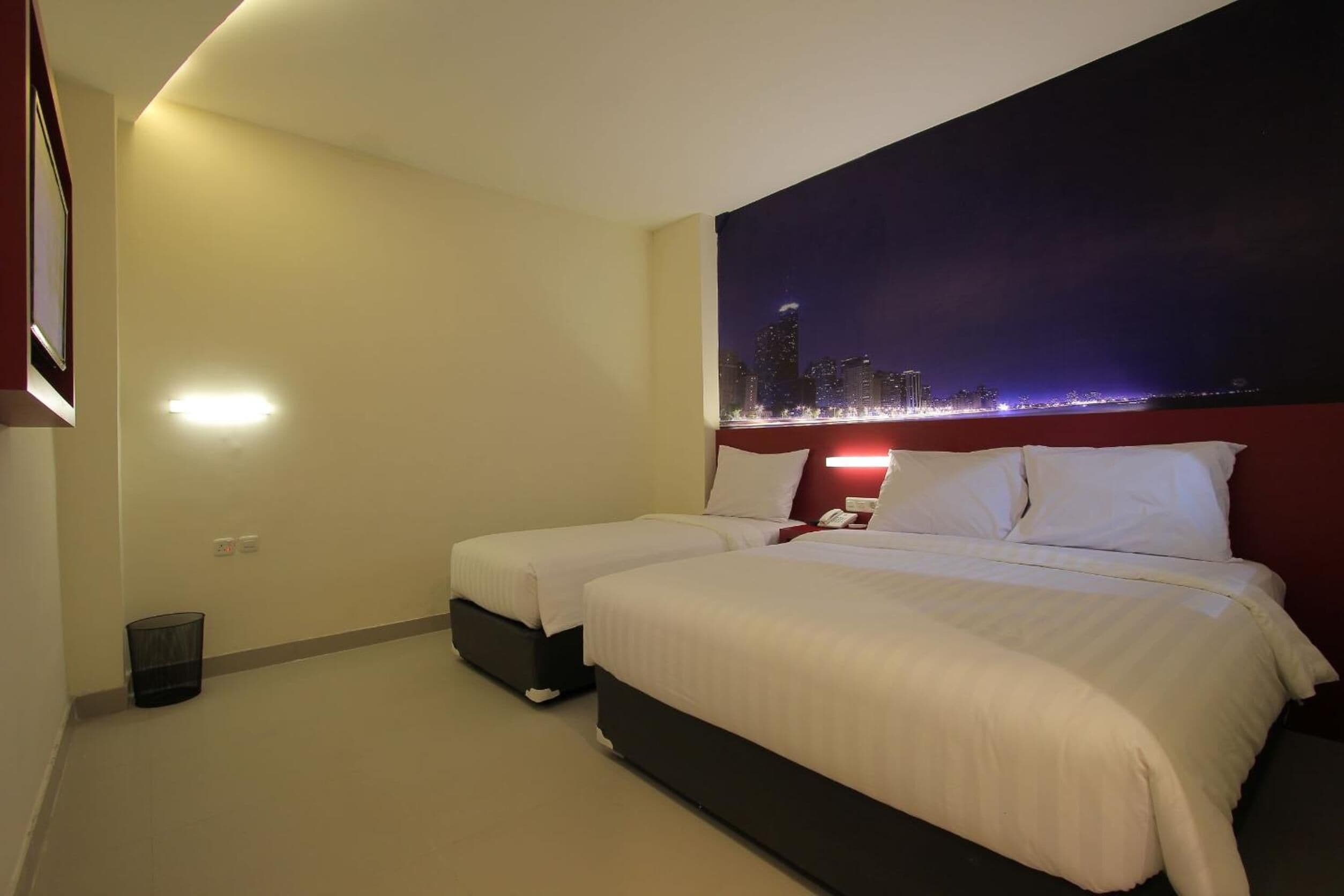 Skrivebord og sengetøy