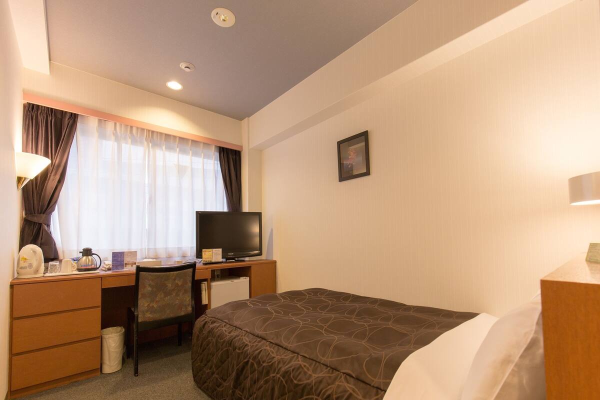 ห้องซิงเกิล, ปลอดบุหรี่ | โต๊ะทำงาน, ผ้าม่านกันแสง, ห้องเก็บเสียง, Wi-Fi ฟรี