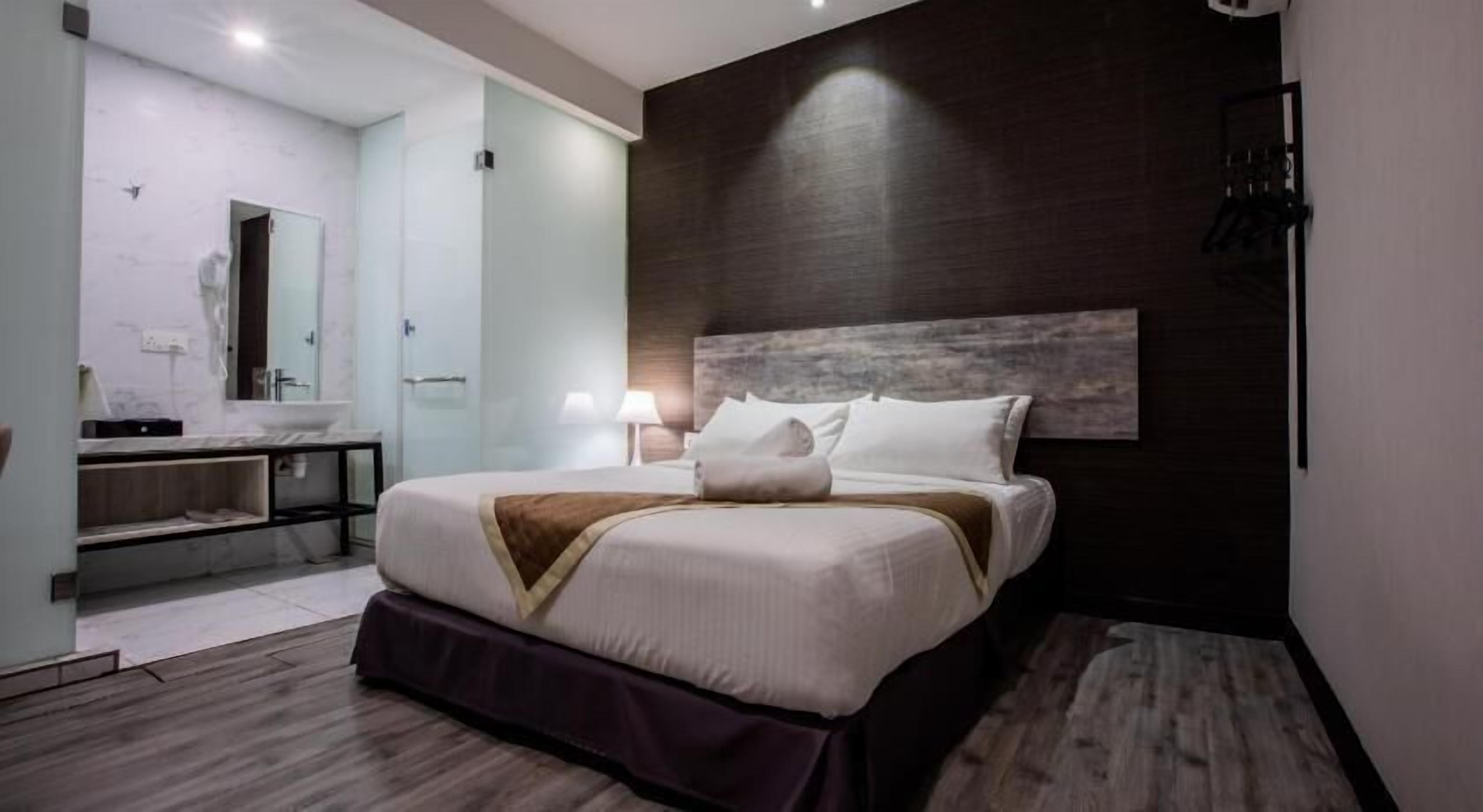 書桌、隔音、免費無線上網、床單