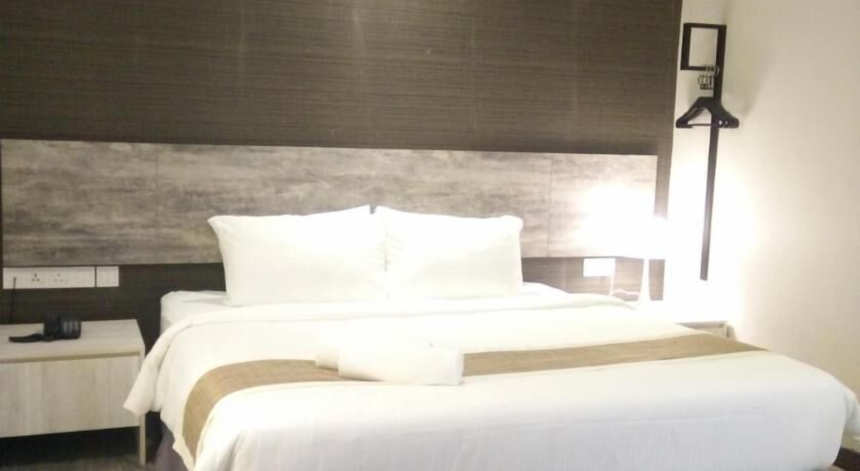 書桌、隔音、免費無線上網、床單