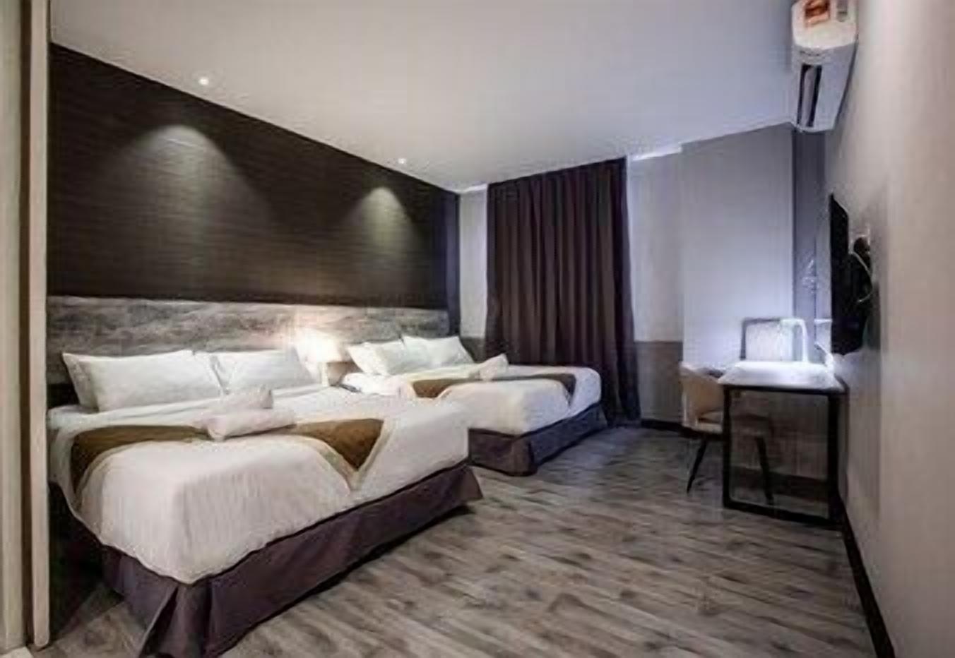 書桌、隔音、免費無線上網、床單