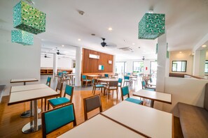 Daily full breakfast (VND 240000 per person)