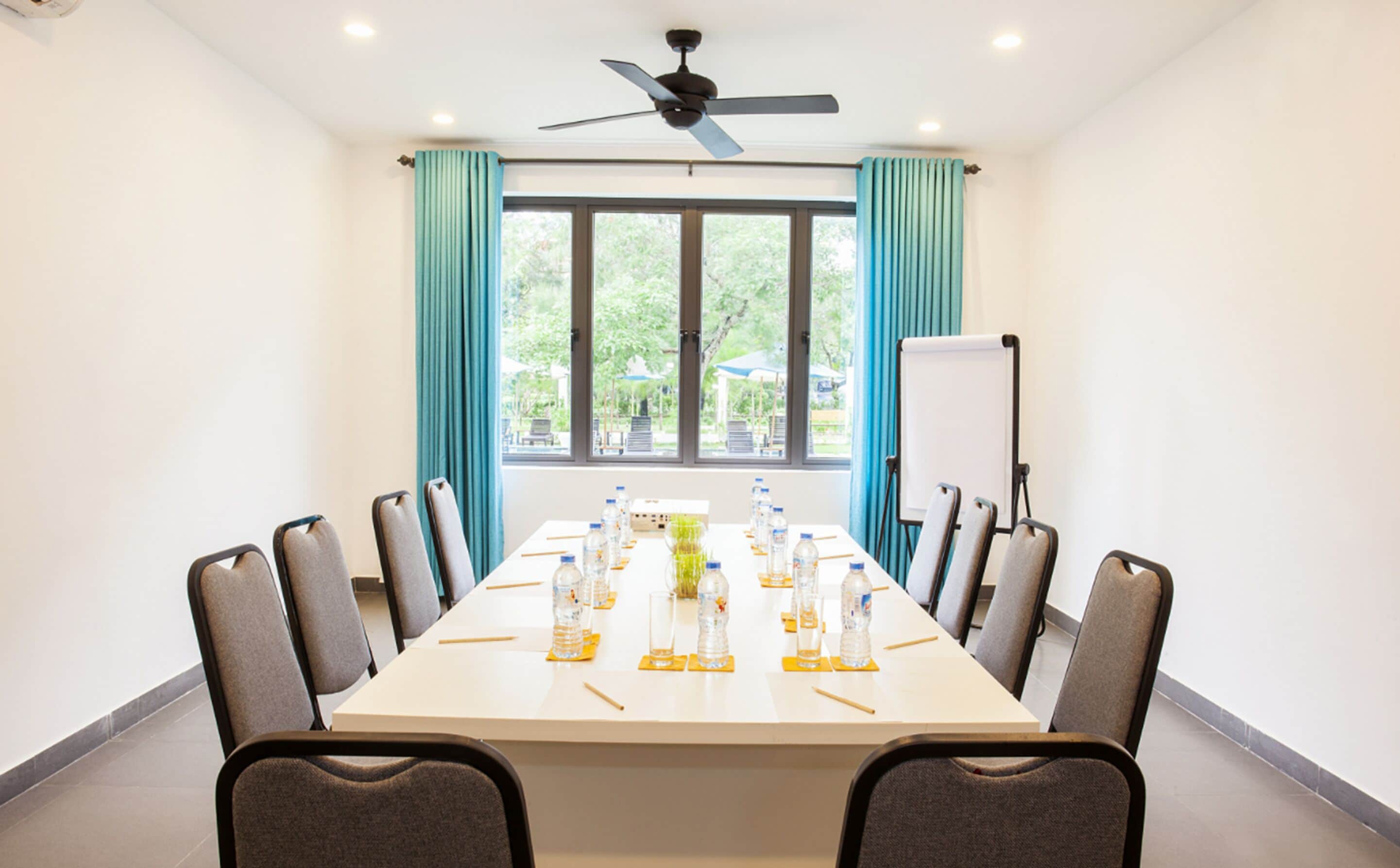 in-room business centre