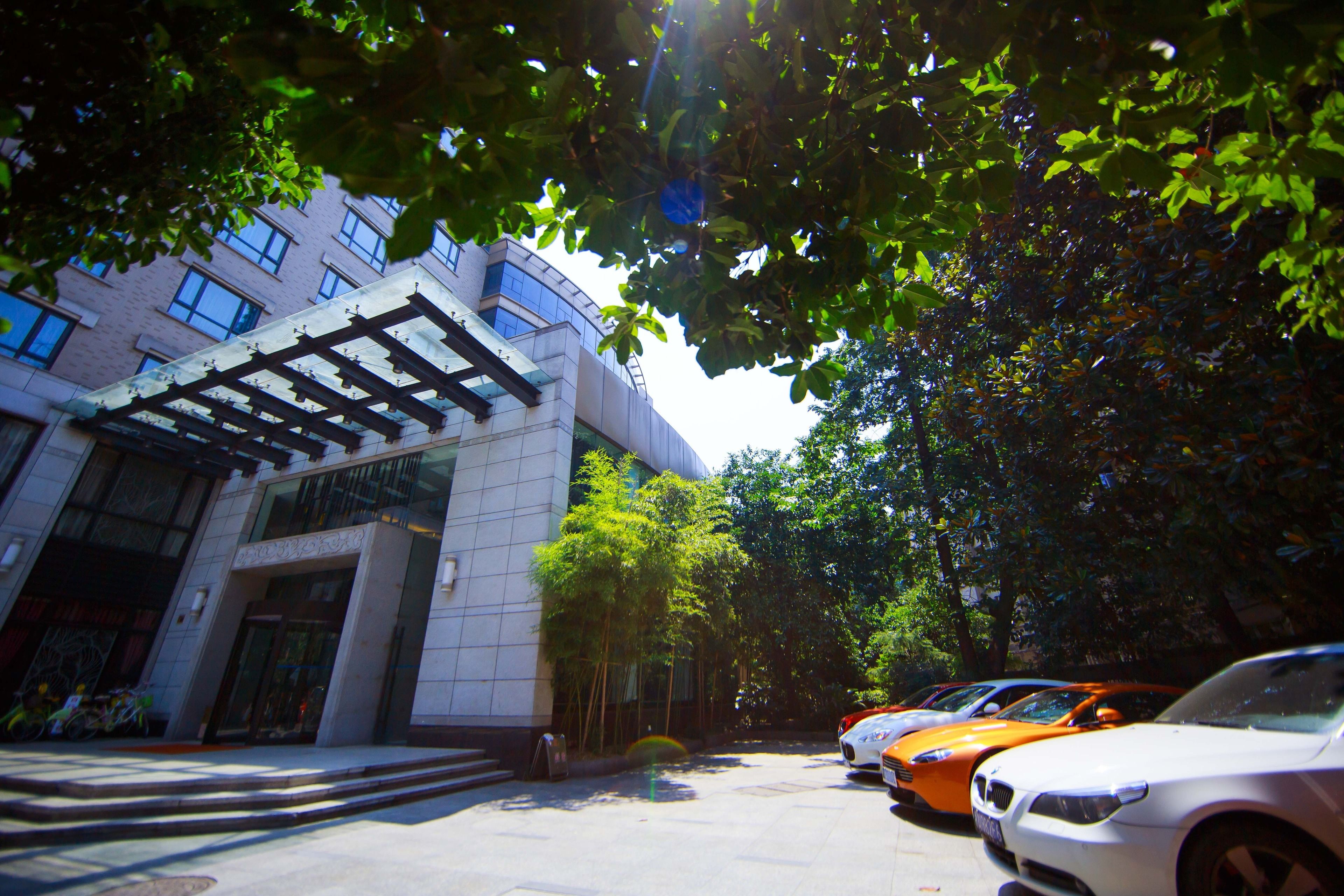 Free self parking, free valet parking