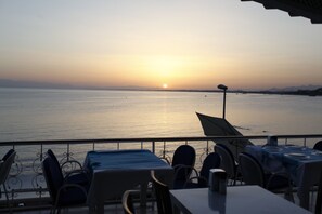 Café da manhã, almoço e jantar