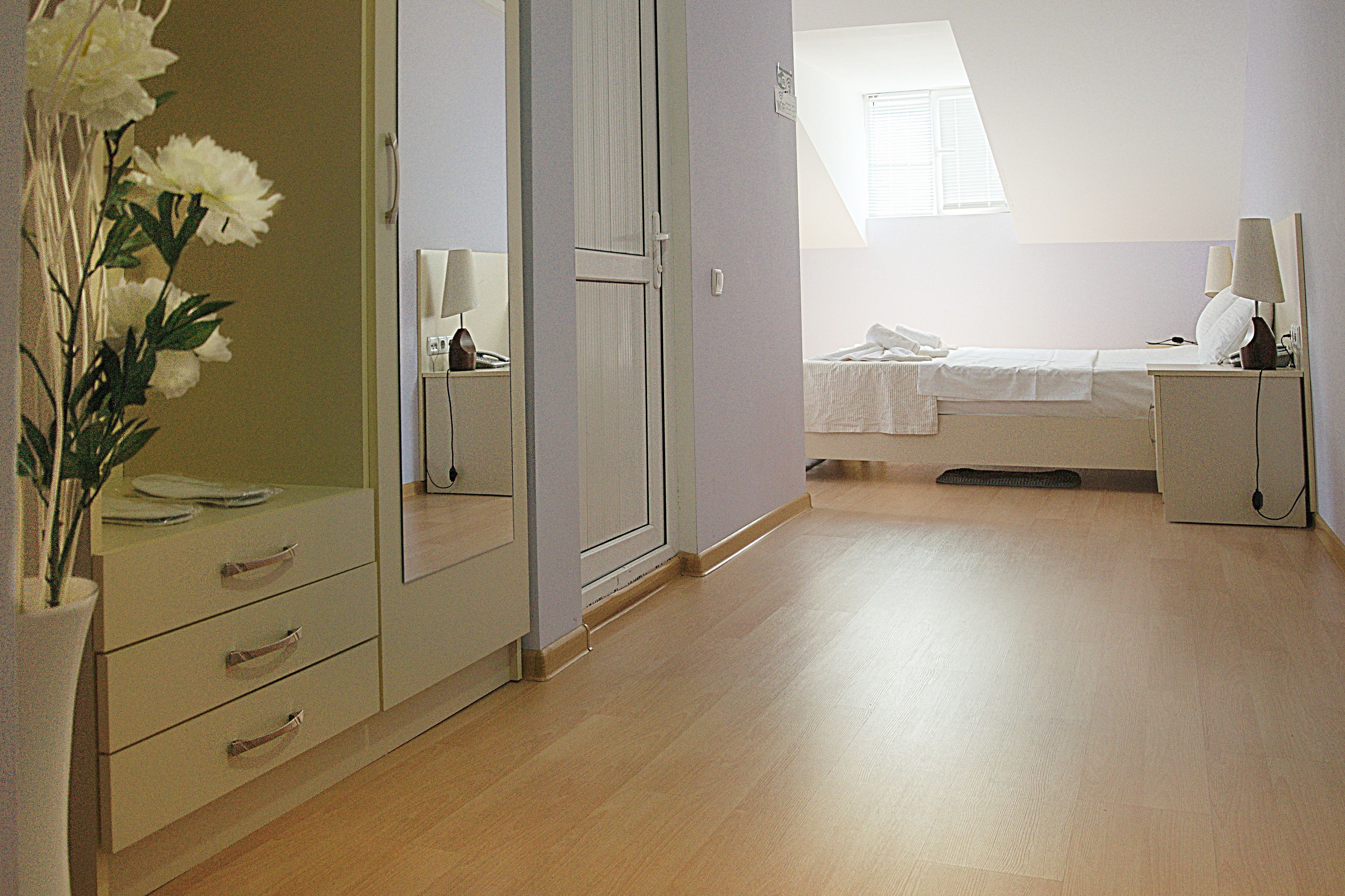 standard double room | desk, iron/ironing board, free cots/infant beds, rollaway beds