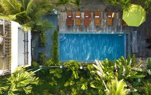 Televisión LCD de 32 pulgadas con canales por cable, una televisión