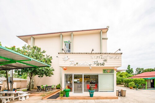 OYO 306 Paradise Park Laemchabang