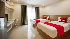 Superior Twin Room | Minibar, desk, free WiFi, bed sheets - OYO 306 Paradise Park Laemchabang (Si Racha)