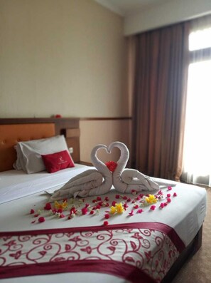 Premium bedding, desk, free WiFi - d'Emmerick Salib Putih Hotel Salatiga (Salatiga)