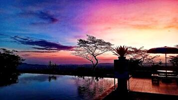 Kolam renang outdoor
