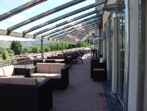 Breakfast, lunch, dinner served; Regional cuisine 