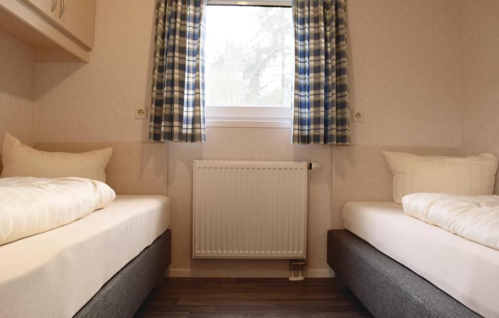 in-room safe, desk, rollaway beds, bed sheets