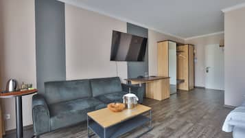 Panoramic Double Room, River View | In-room safe, desk, rollaway beds, bed sheets