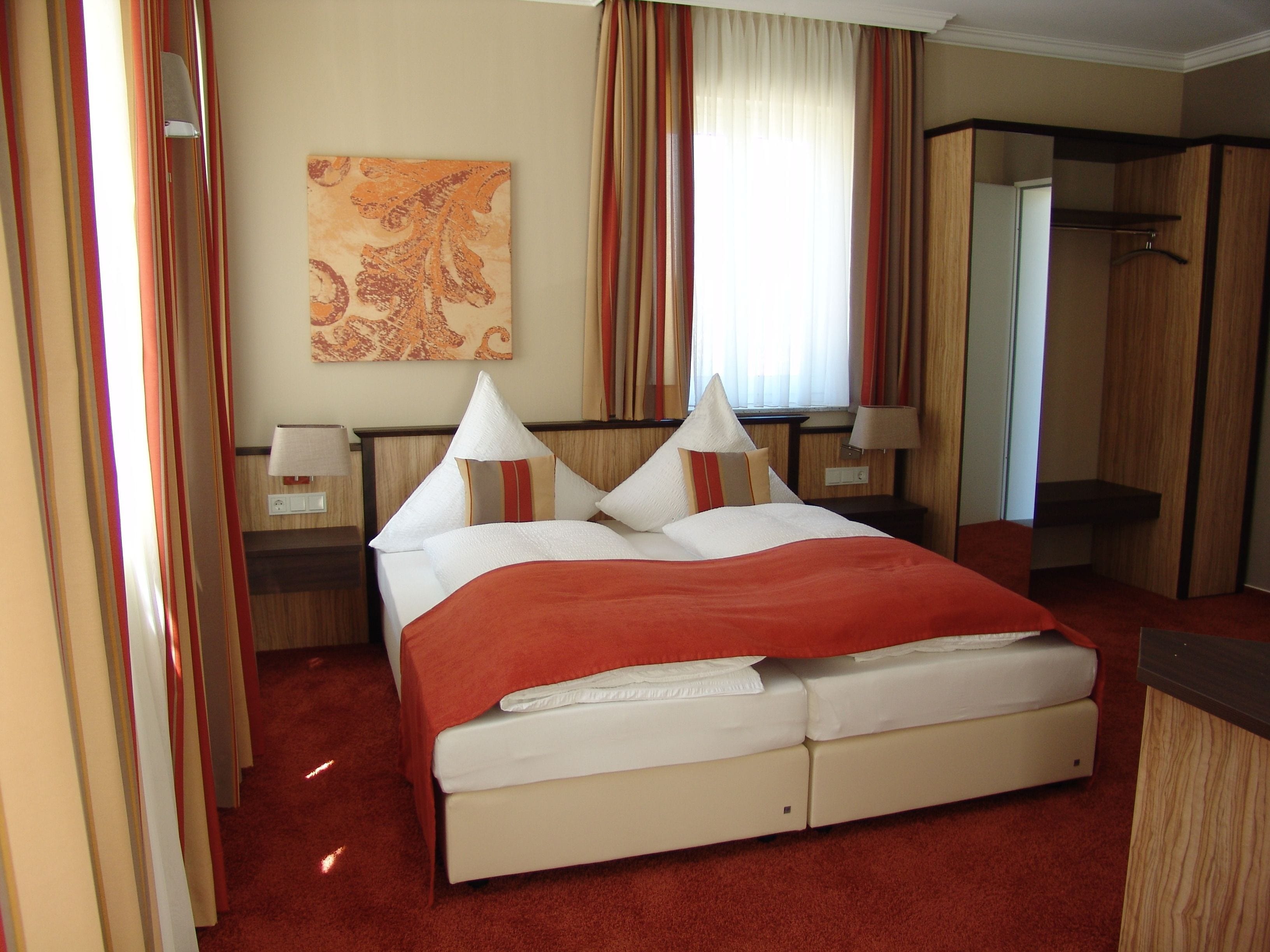 double room (morgensonne) | in-room safe, desk, rollaway beds, bed sheets