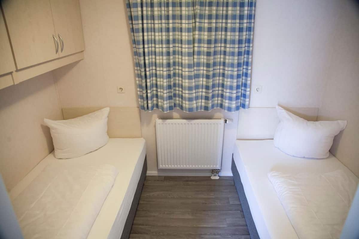 in-room safe, desk, rollaway beds, bed sheets