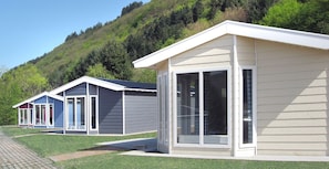 Mini Chalet, Garden Area | In-room safe, desk, rollaway beds, bed sheets - M13 Hotel (Riol)