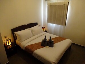 3 Bedroom Pool Villa | 3 ห้องนอน, ห้องพักตกแต่งอย่างมีเอกลักษณ์, ตกแต่งพิเศษโดยเฉพาะ, โต๊ะทำงาน
