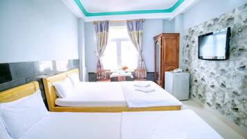 Twin Room, 2 Twin Beds | Desk, WiFi (free)