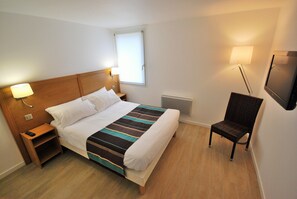 Literie de qualité supérieure, coffres-forts dans les chambres, bureau