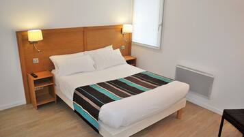 Premium bedding, in-room safe, desk, iron/ironing board
