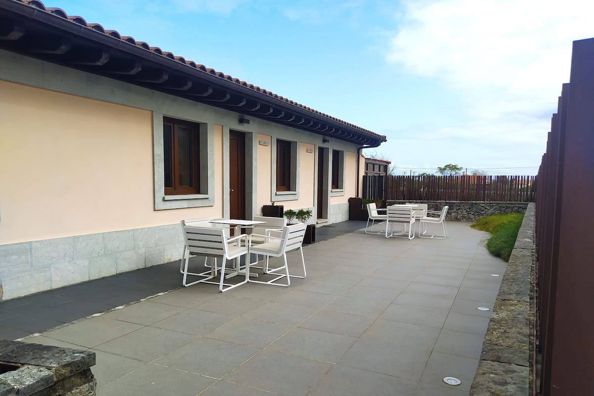 Double room with living room, 1 double bed and 1 sofa bed | Desk, blackout drapes, free WiFi, bed sheets
