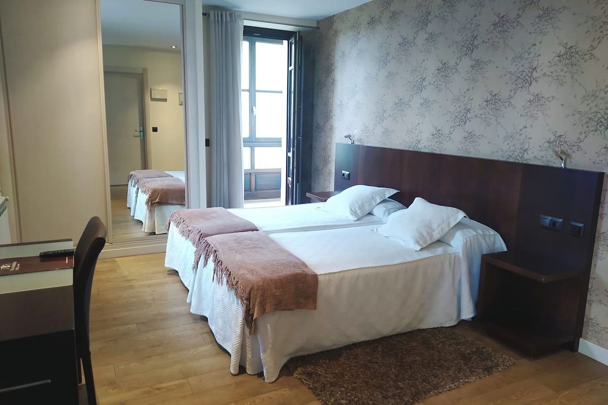 superior double or twin room | 1 bedroom, desk, blackout curtains, free wifi