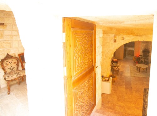 Oread Cave Suites