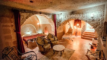 Superior Suite | Frette Italian sheets, premium bedding, memory foam beds, minibar