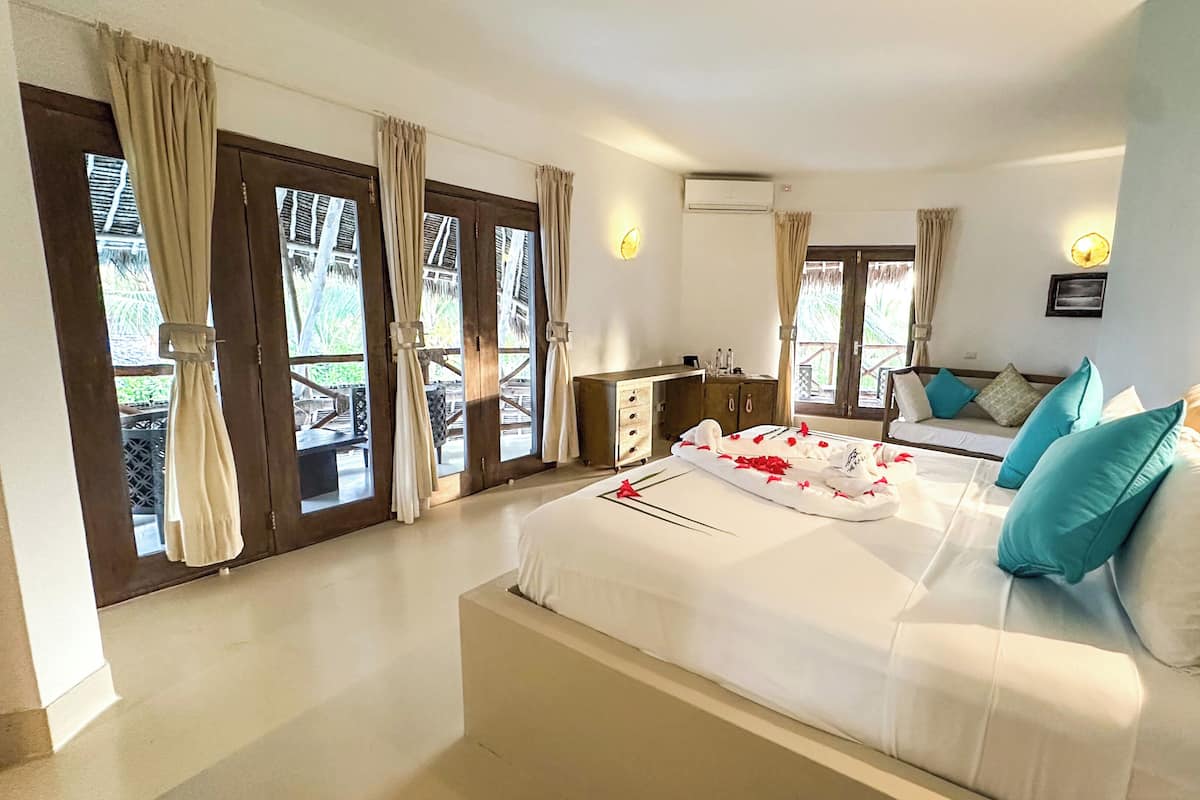 Superior Room | Premium bedding, minibar, individually decorated, desk