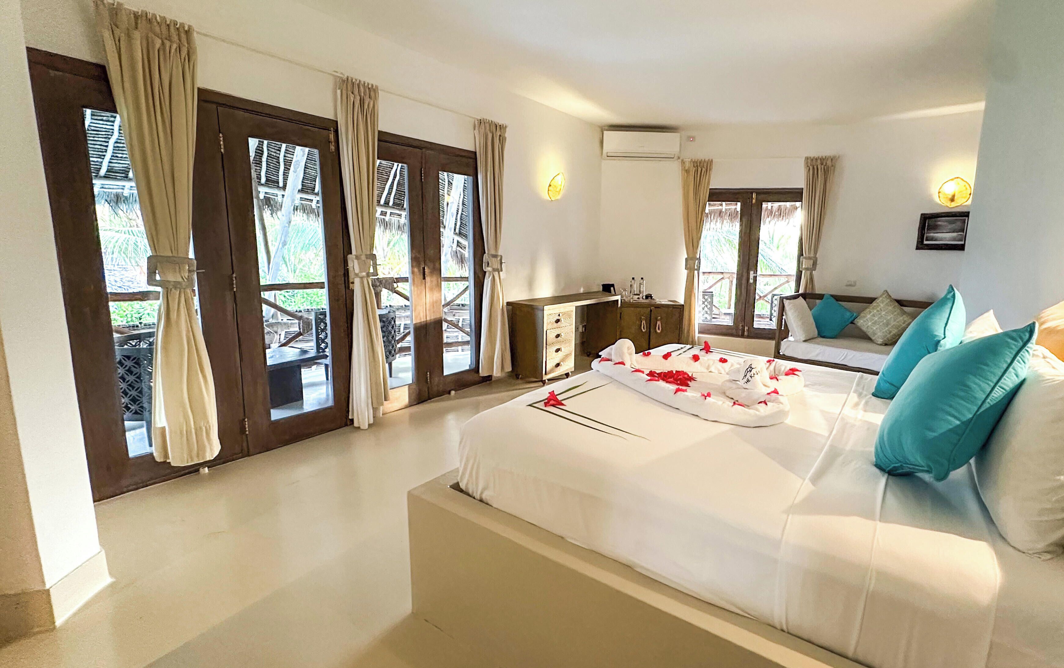 Superior Room | Premium bedding, minibar, individually decorated, desk